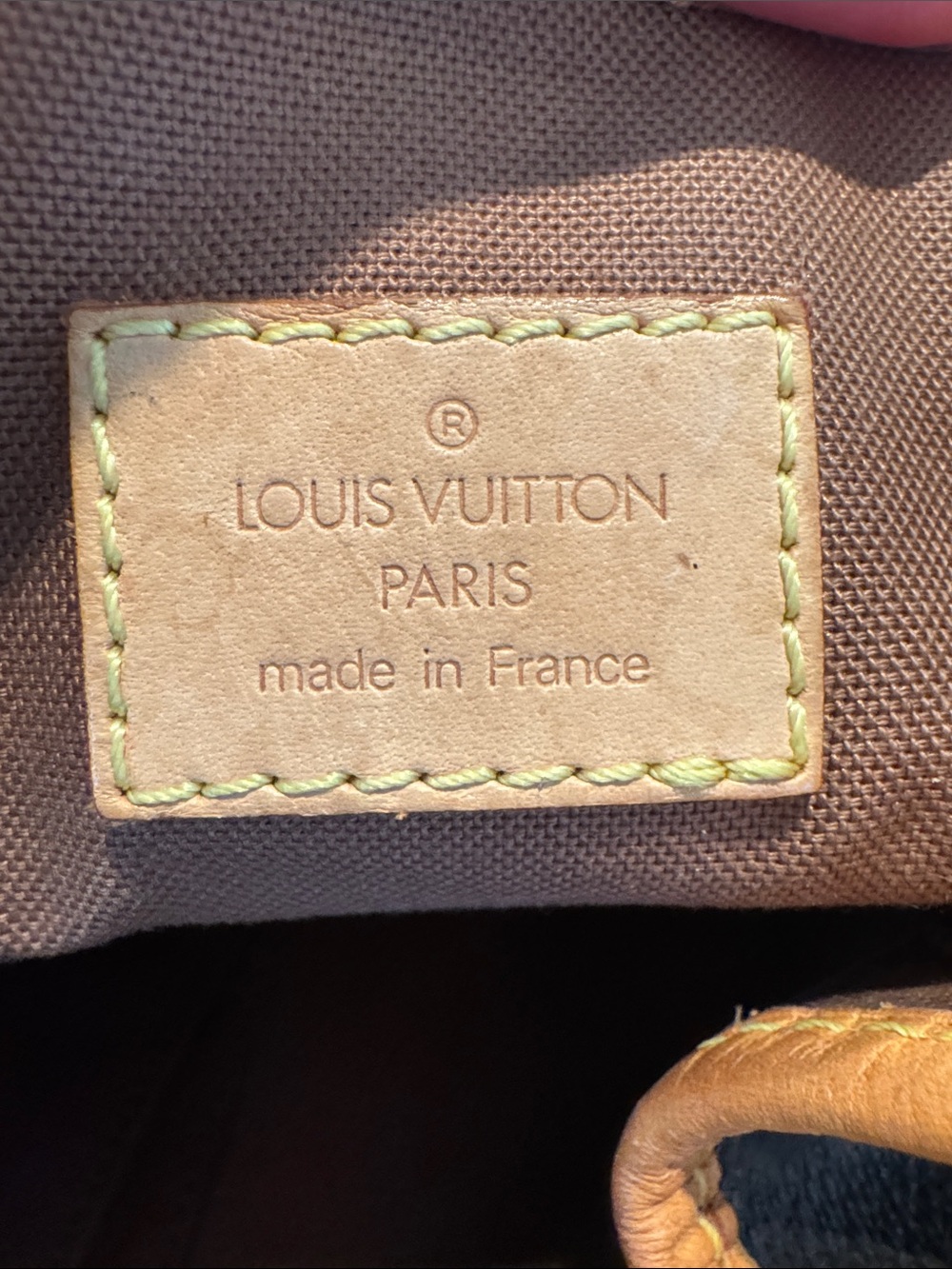 Authentic Louis Vuitton PM Batignolles bag in iconic monogram canvas - Picture 14 of 16